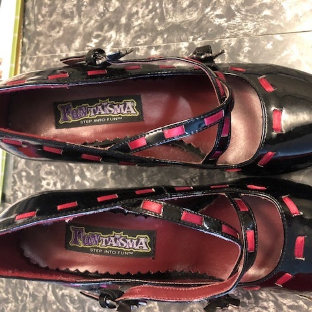 Shoes in Women size 9
